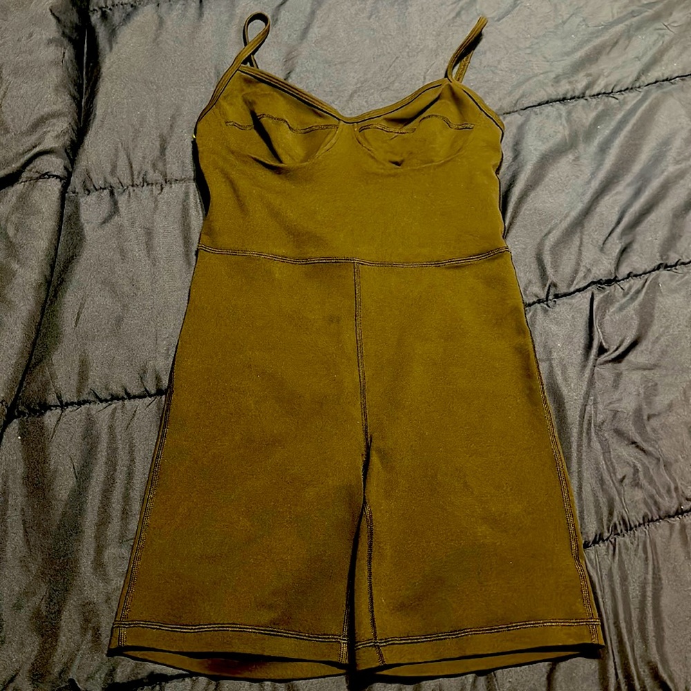 A black Wilfred free jumper from Aritzia. NWT!